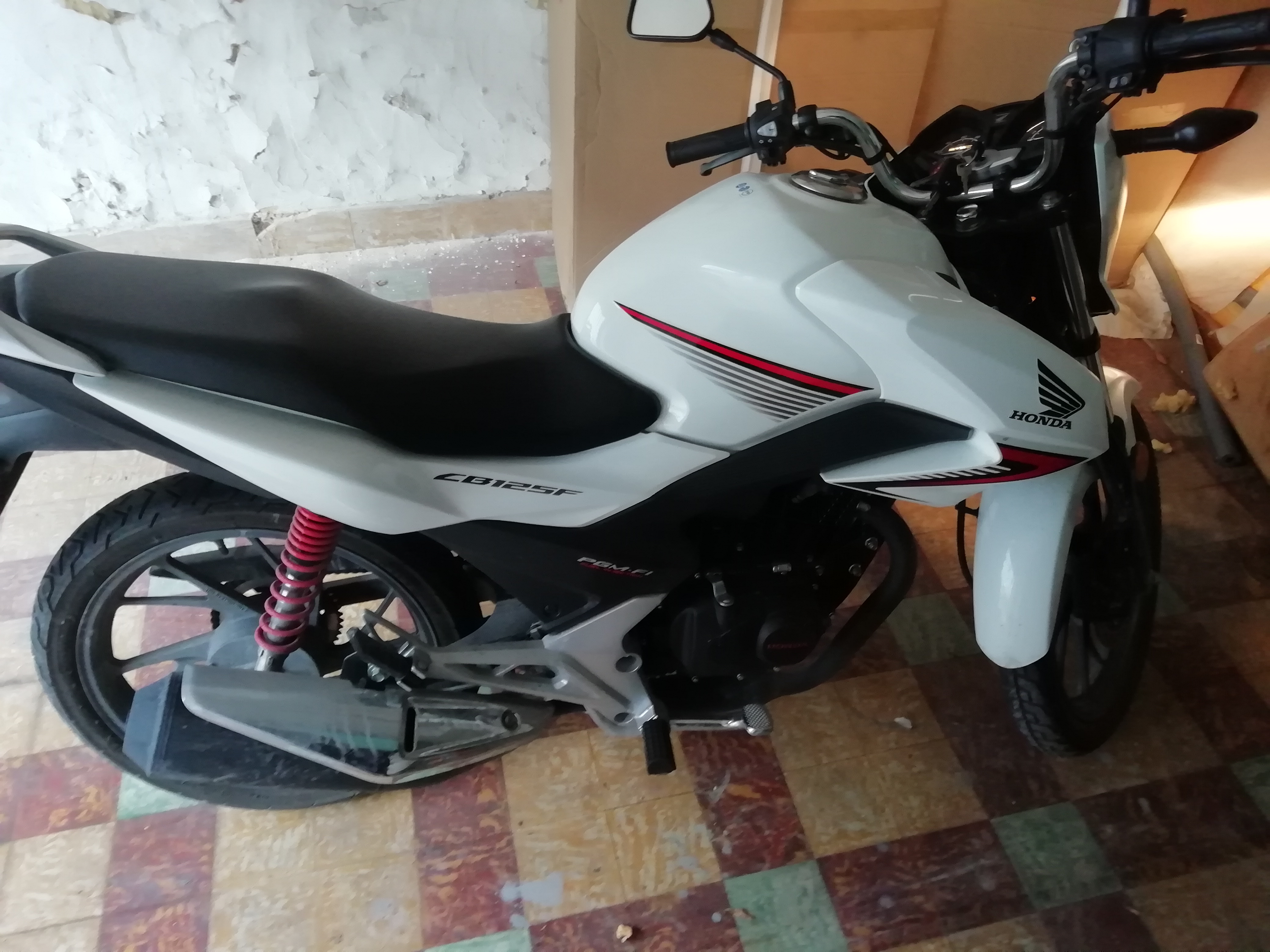 Honda CB125F