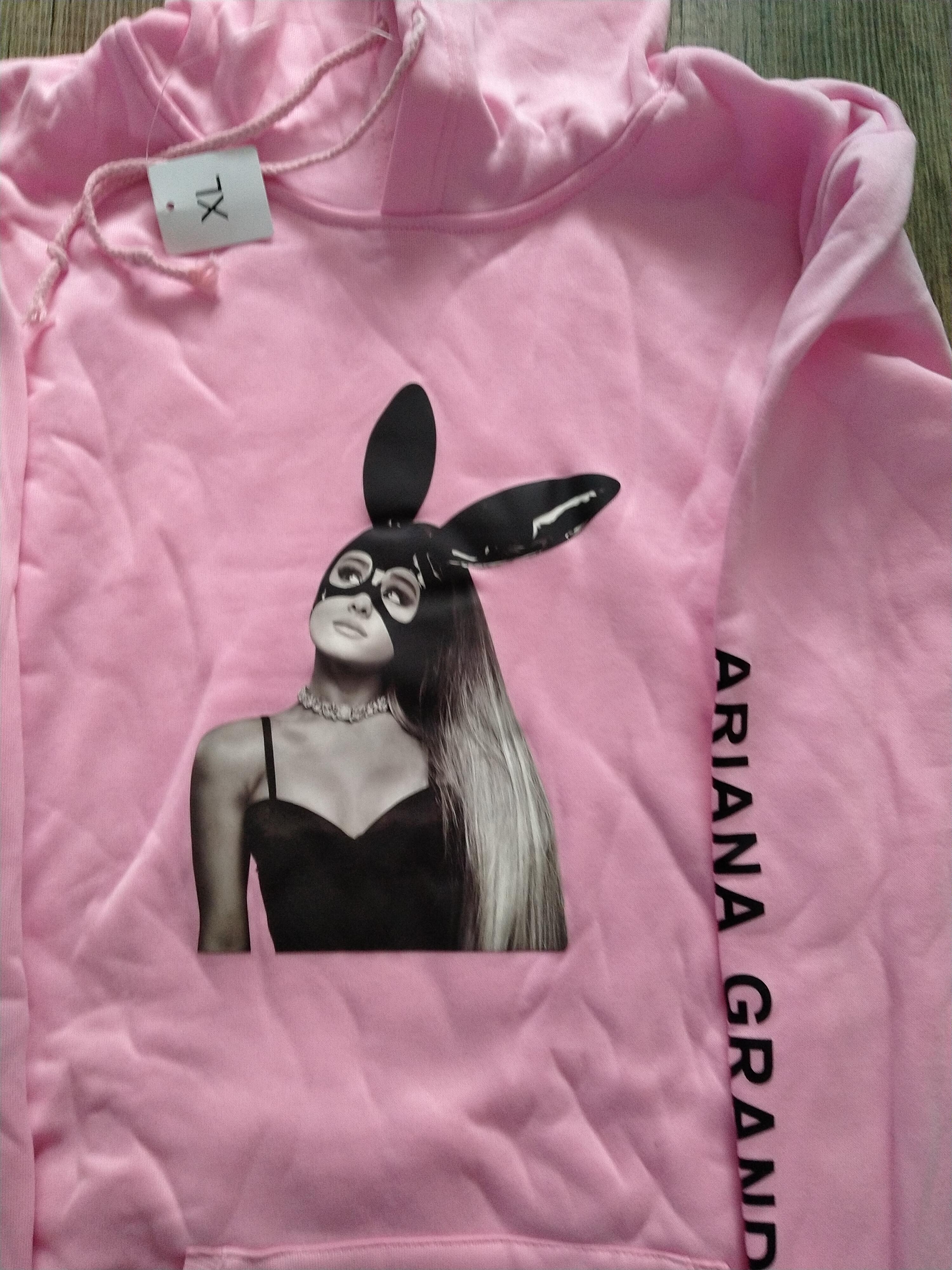 Swaet à capuche Ariana Grandé neuf