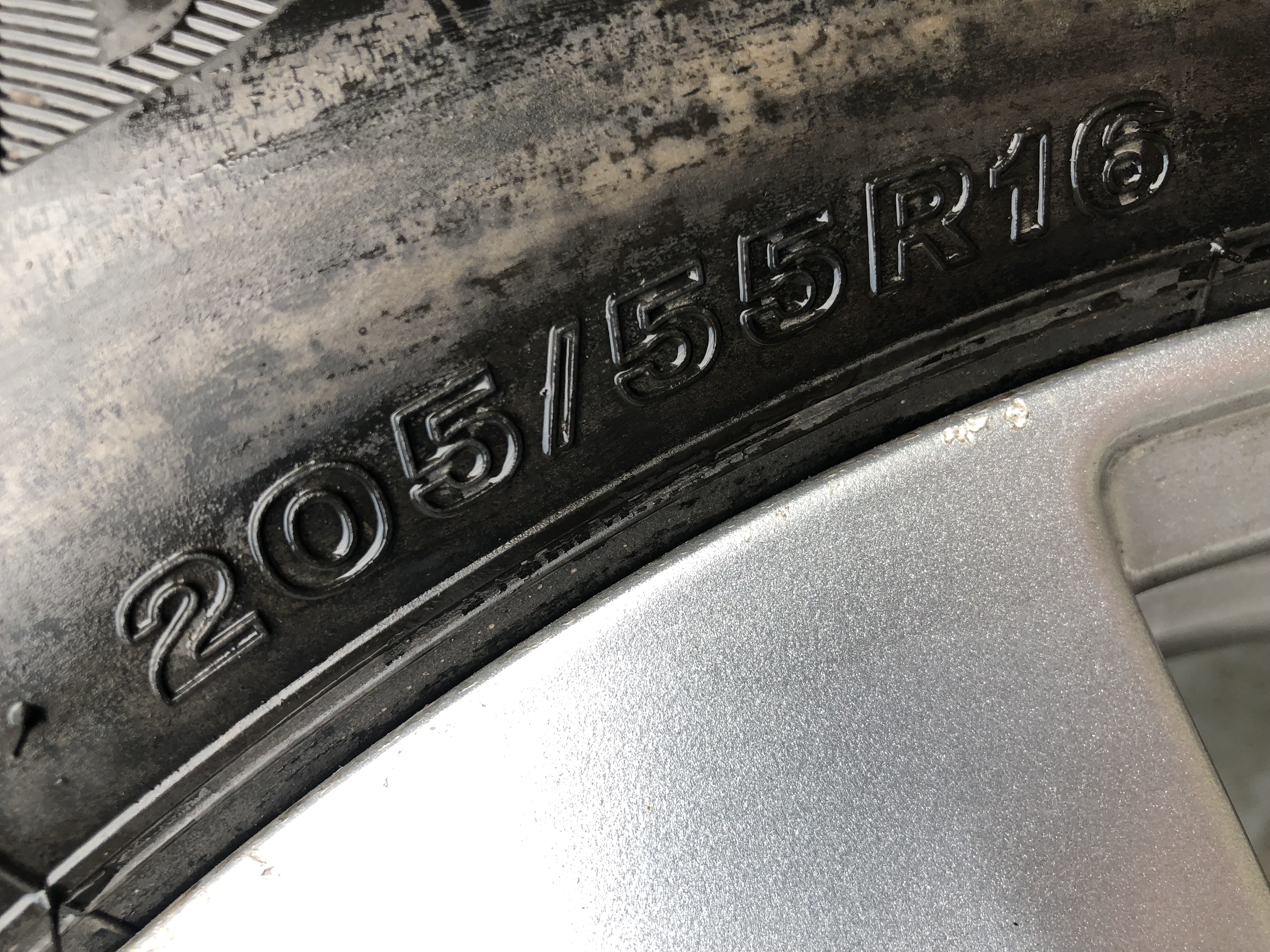 4 roues complètes (jantes et pneus 