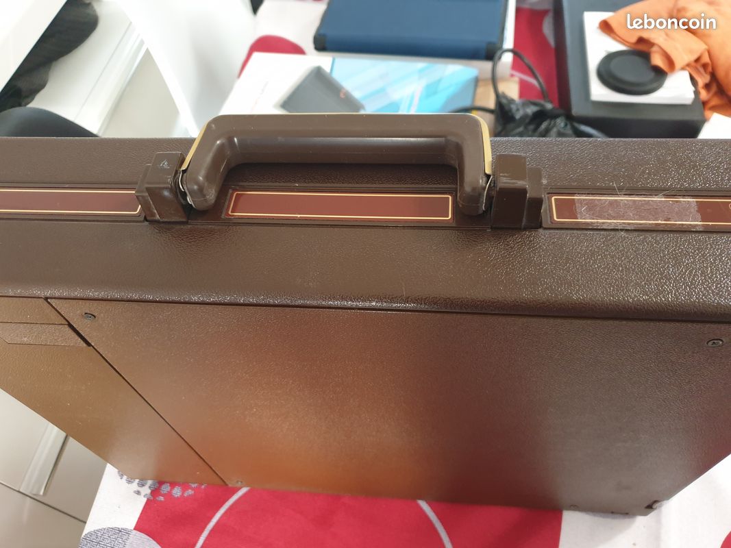 Rétroprojecteur portable de la marque 3M de 1980 