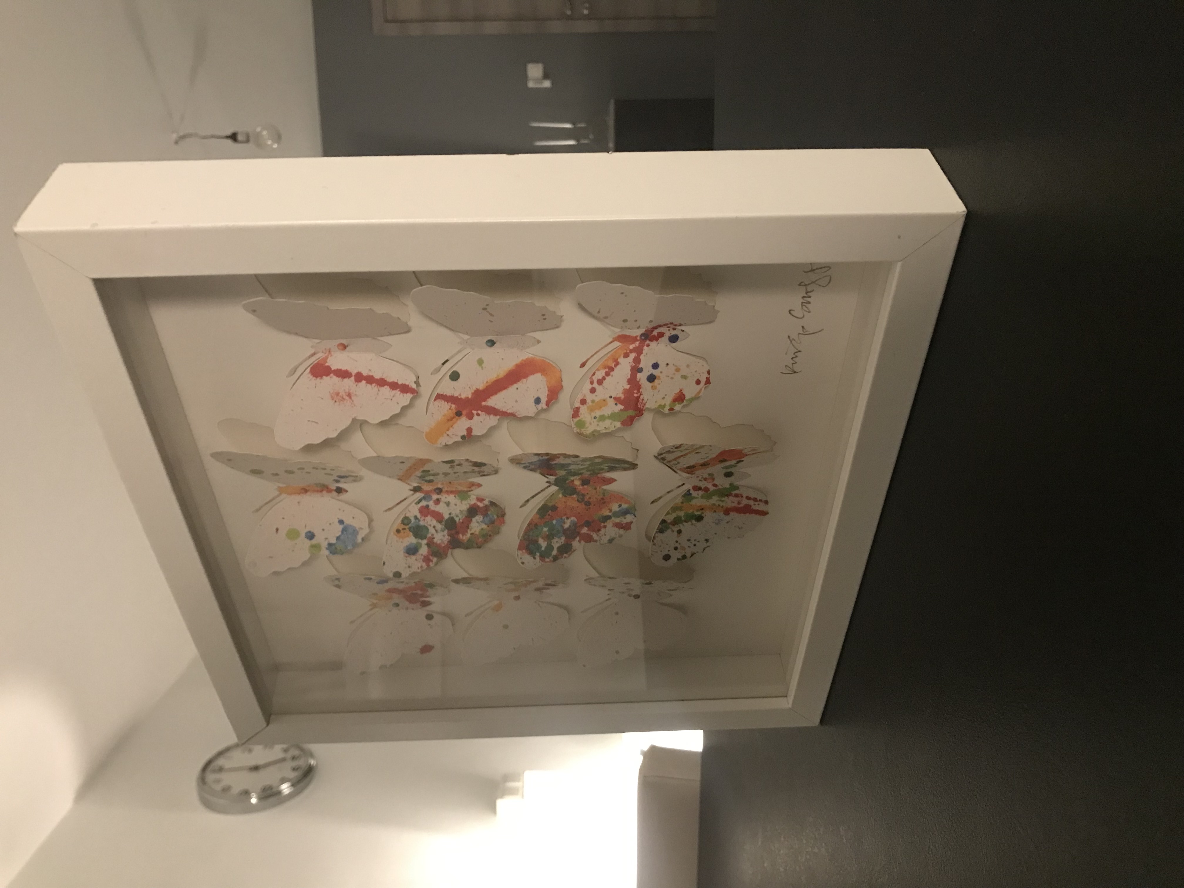 Très joli cadre IKEA OLUNDA « 3D » papillons de papier :