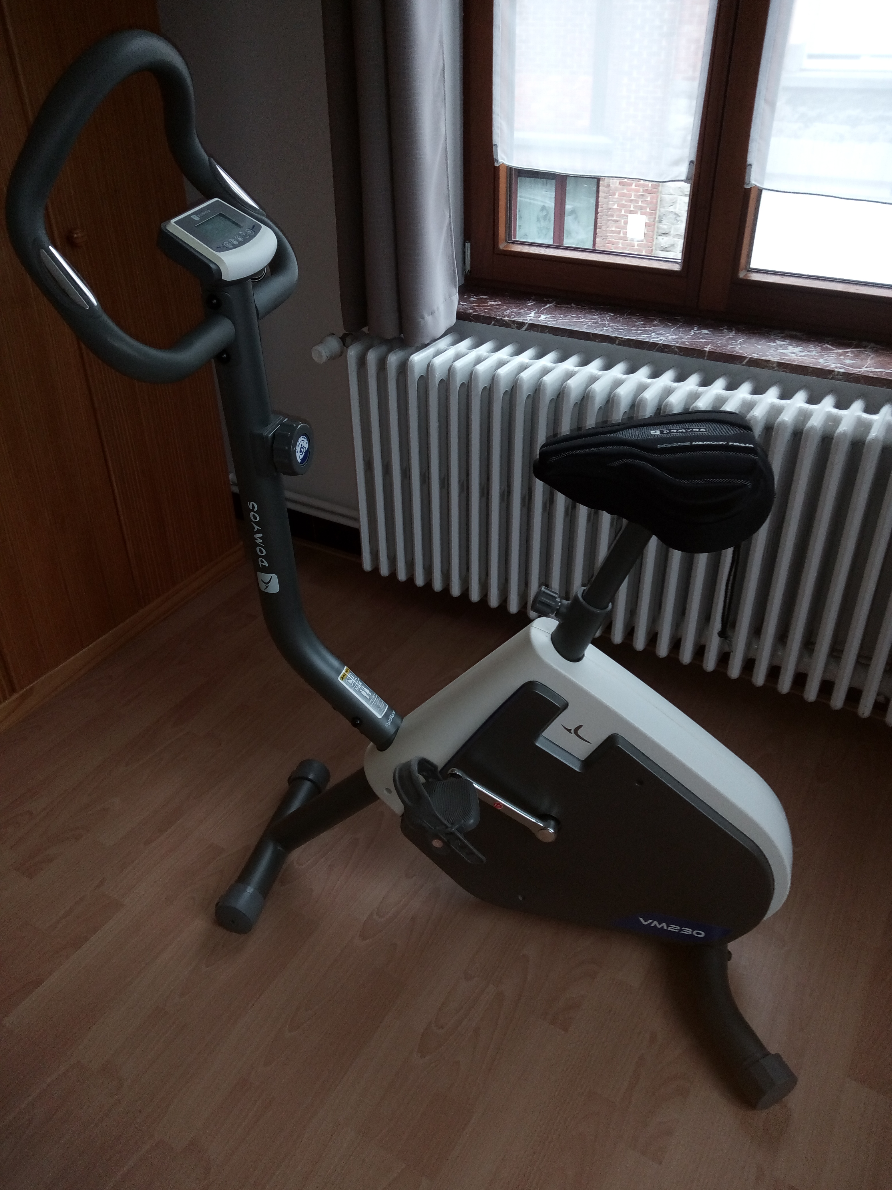 Vends vélo d'appartement Domyos vm 230